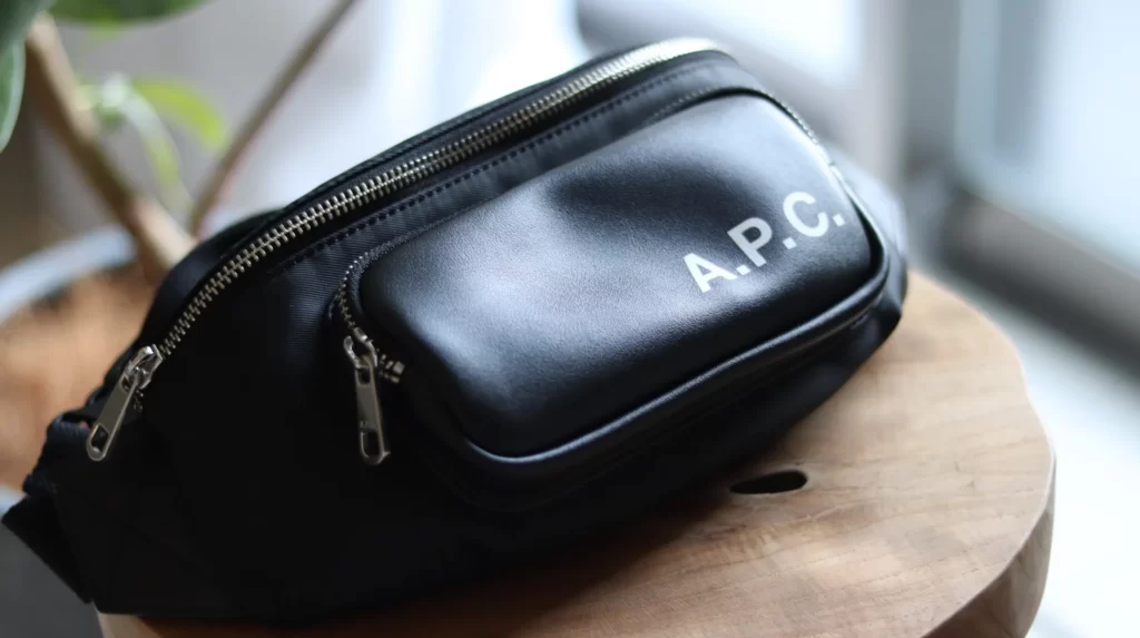 A.P.C ボディバッグ